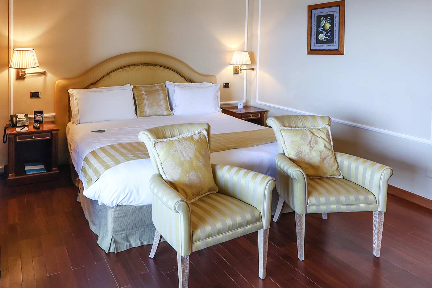 FAMILY SMART SUITE 2 BEDROOMS 1 KING 1 SOFÀ BED 1 SINGLE
