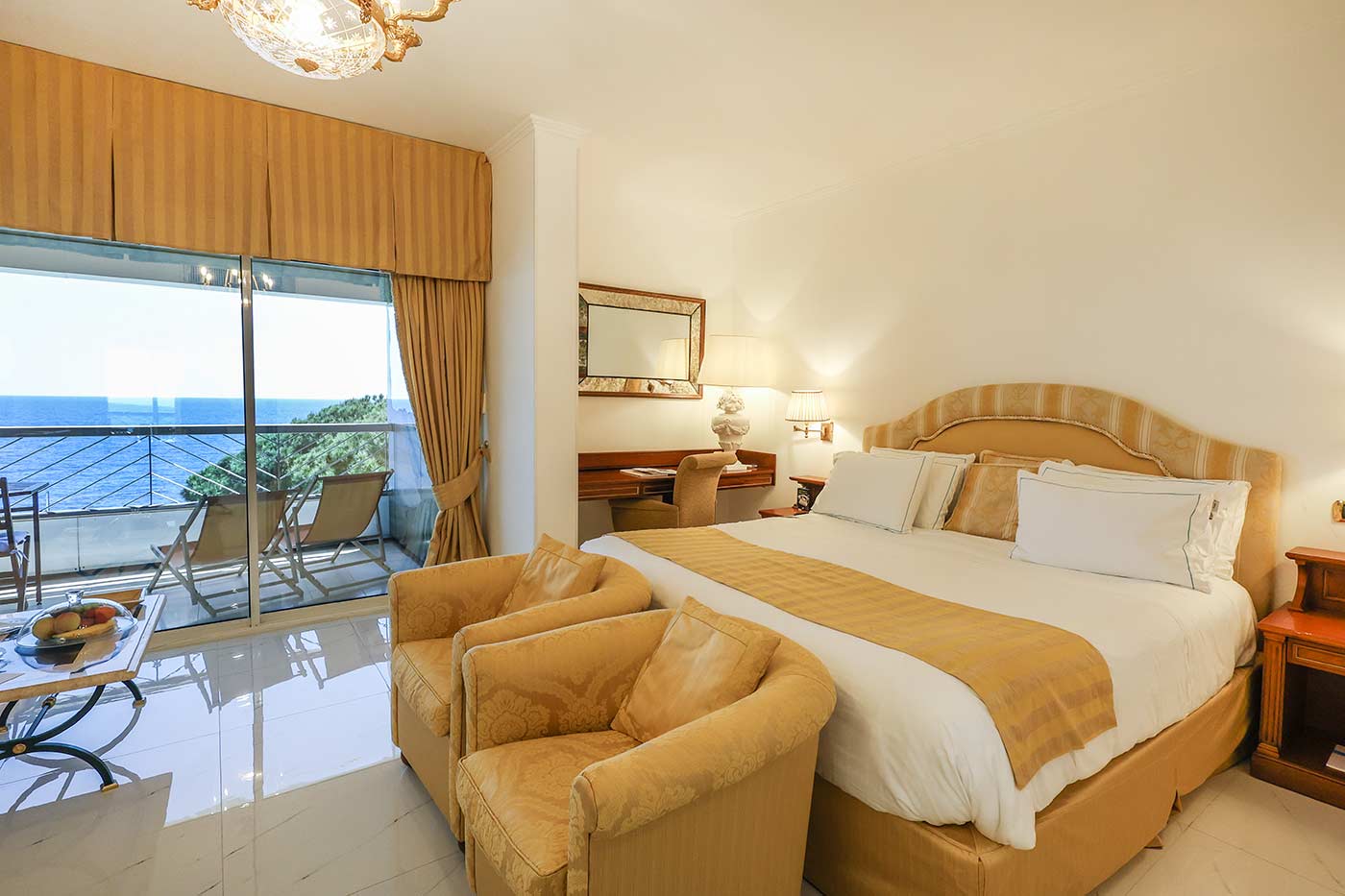 KING TOWER EXECUTIVE JUNIOR SUITE