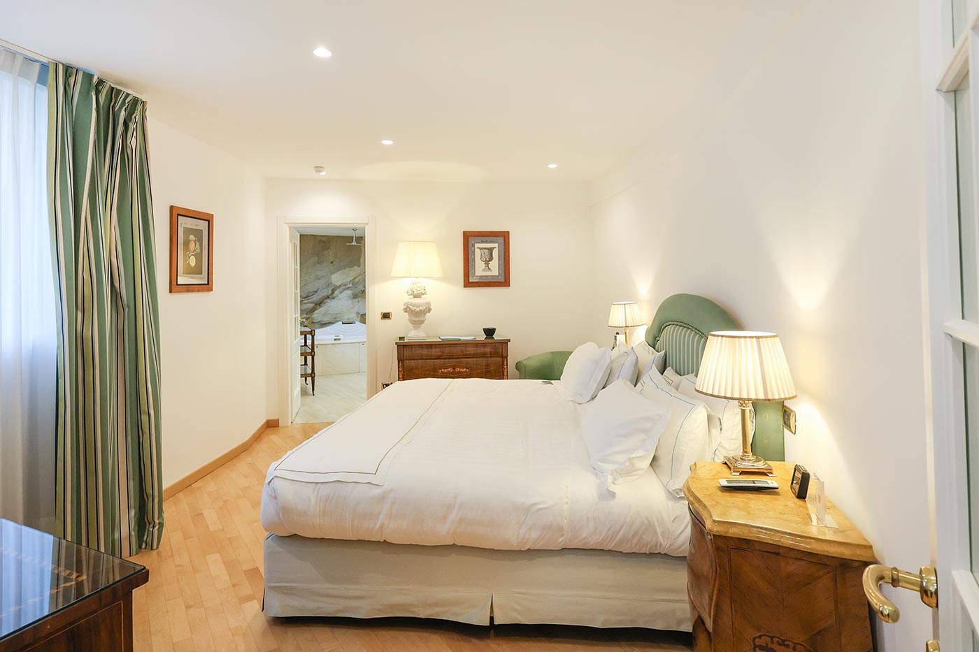 TOWER LODGE ROCK PARK SUITE 1 KING