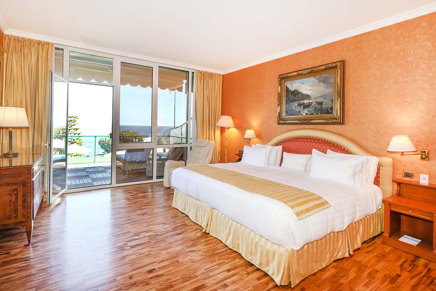 VISTA KING TERRACE GRAND SUITE LARGE SUITE SEA VIEW