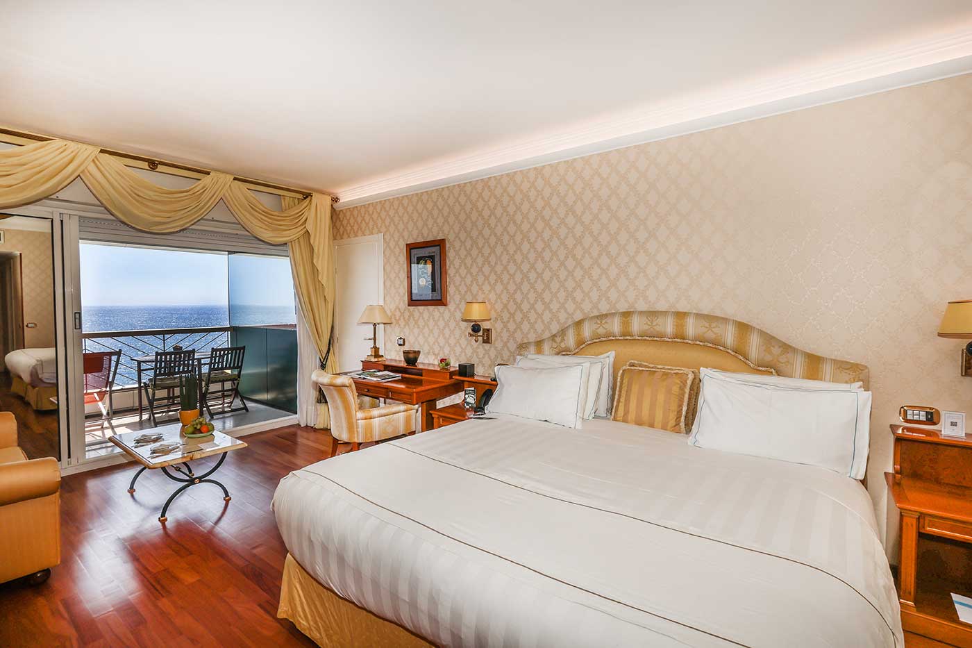 KING TOWER SEA ROOM