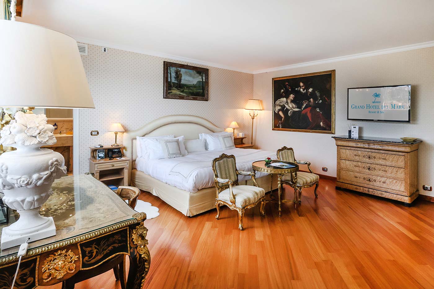 PRESIDENTIAL SUITE 2 BEDROOMS 2 KING PANORAMIC VIEW